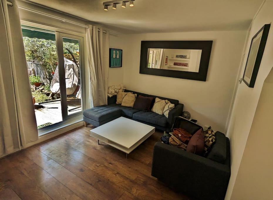 Charming 2-Bed Garden Flat Apartment Londra Exterior foto