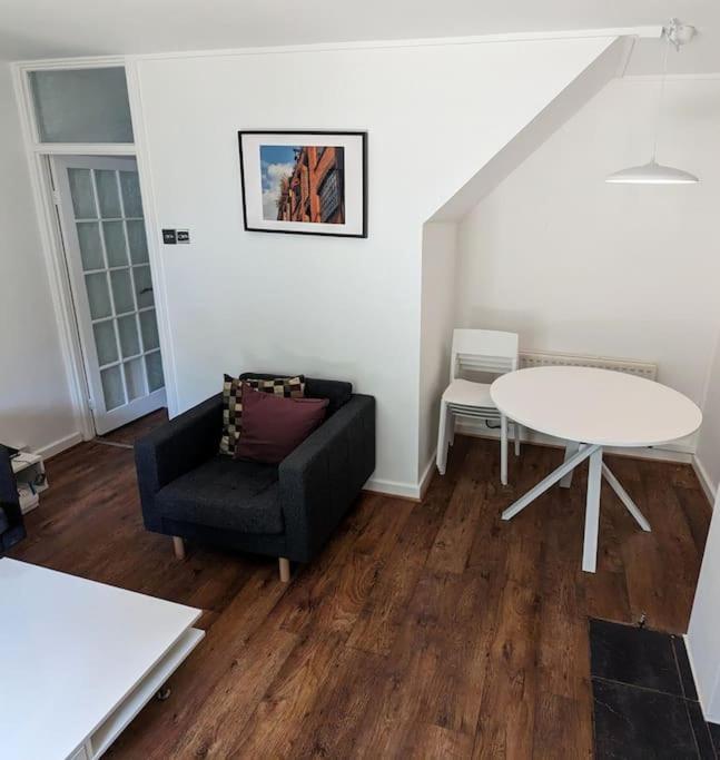 Charming 2-Bed Garden Flat Apartment Londra Exterior foto