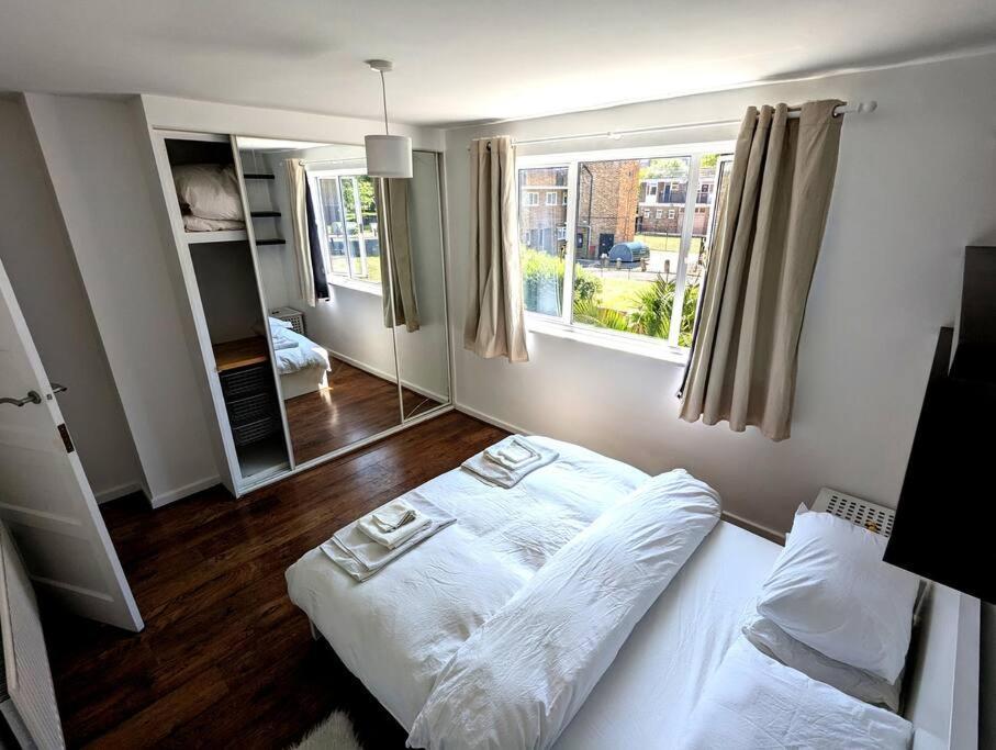 Charming 2-Bed Garden Flat Apartment Londra Exterior foto