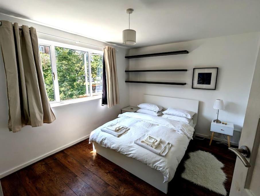 Charming 2-Bed Garden Flat Apartment Londra Exterior foto