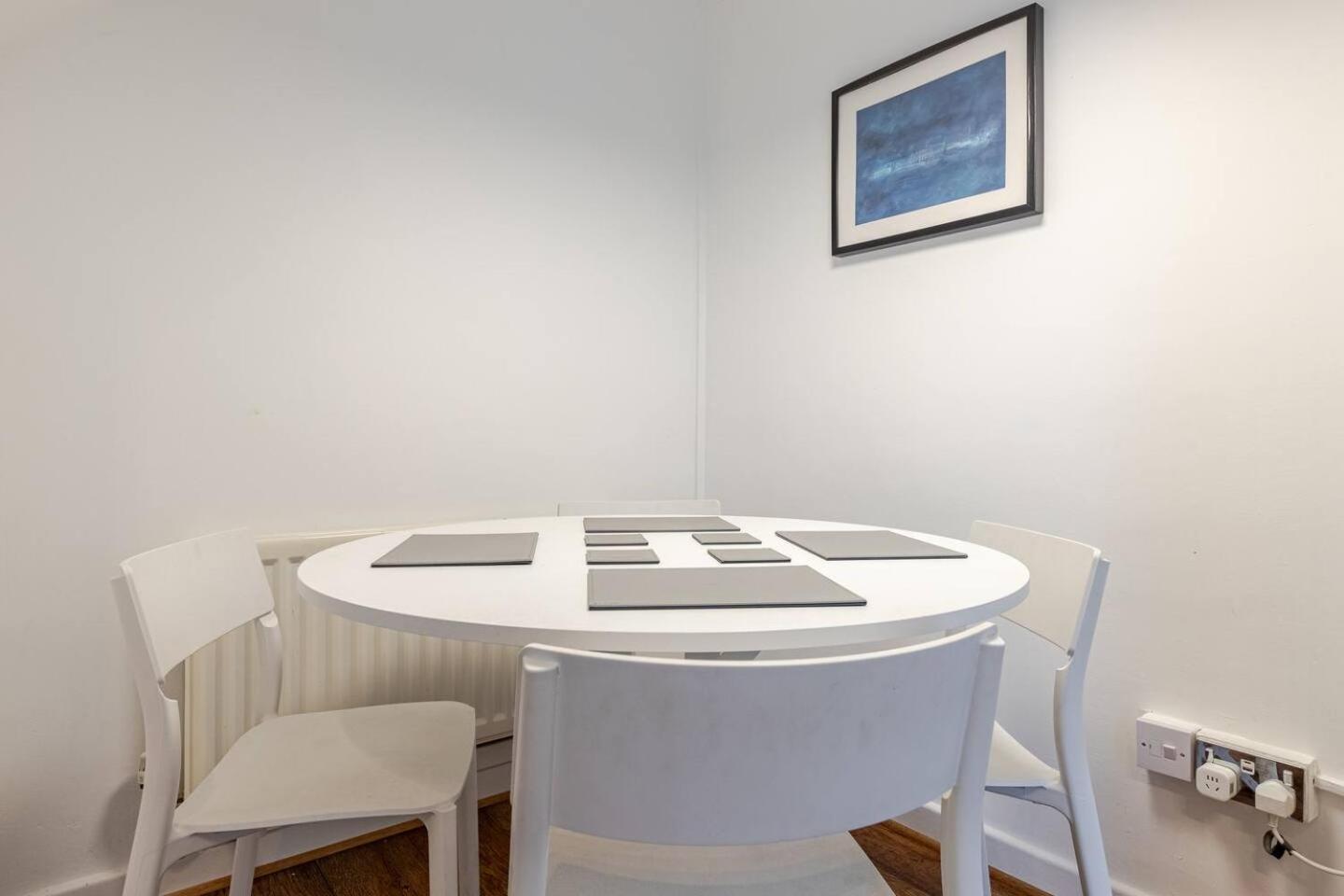 Charming 2-Bed Garden Flat Apartment Londra Exterior foto