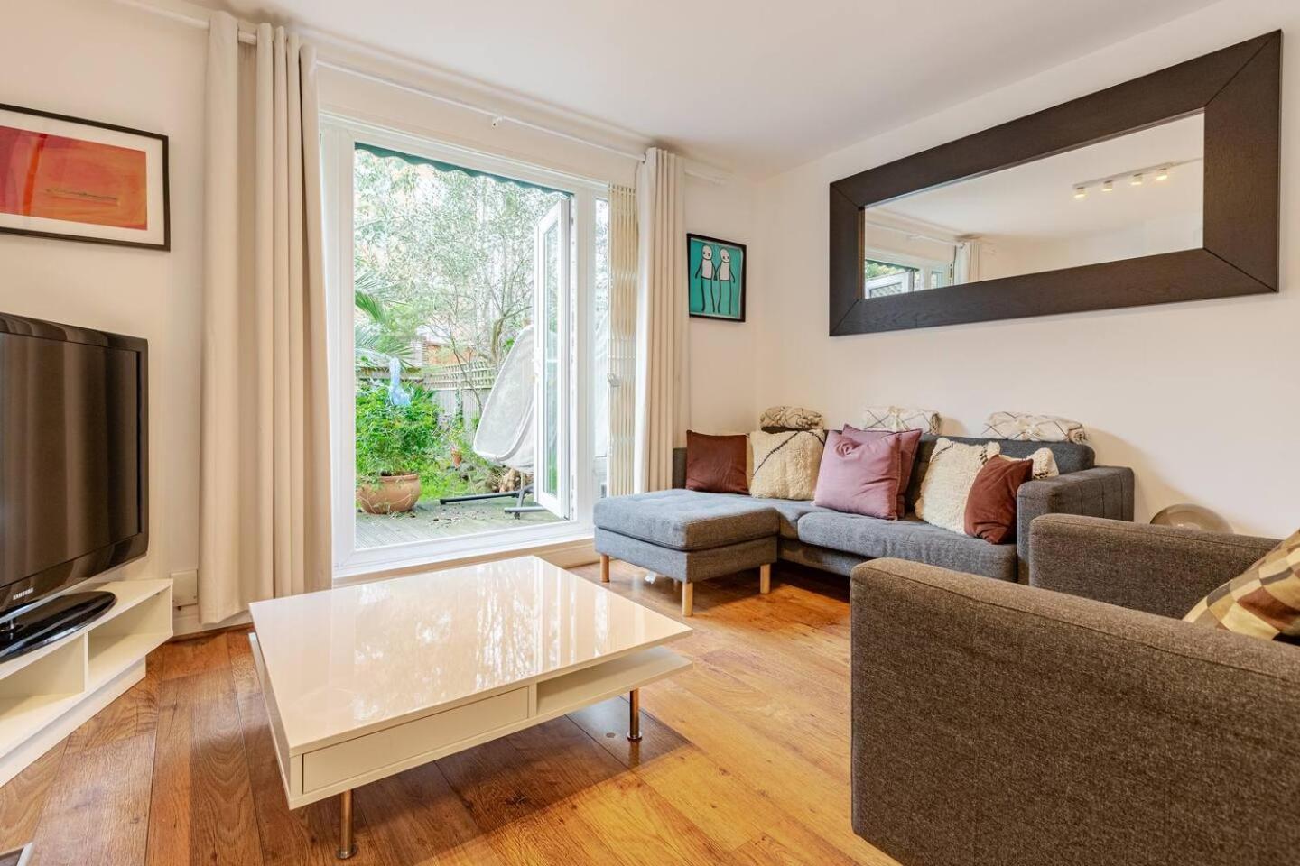 Charming 2-Bed Garden Flat Apartment Londra Exterior foto